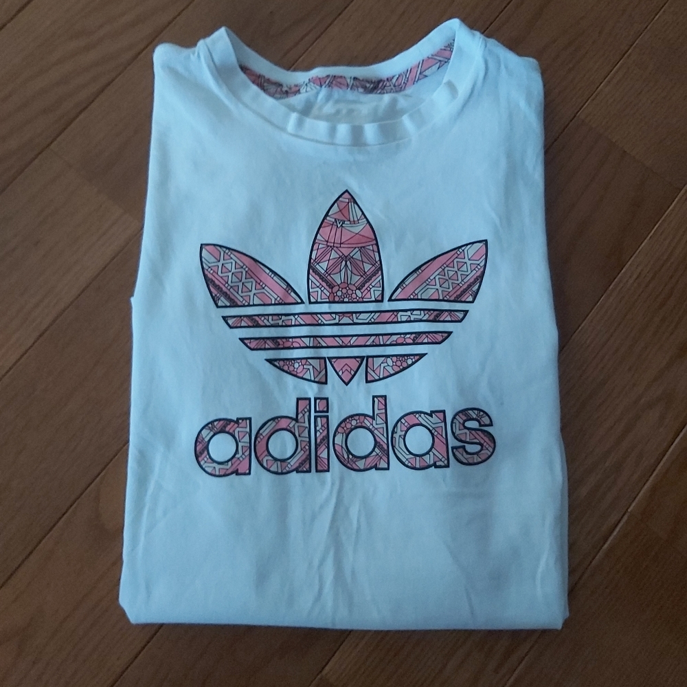 Cute girls adidas top - Picture 1 of 3